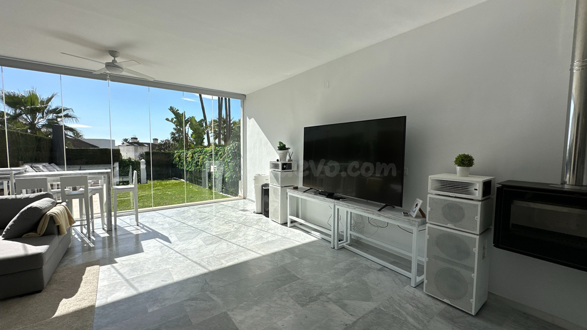 Adosado 6 habitaciones 380m² en alquiler - Costa Del Sol
