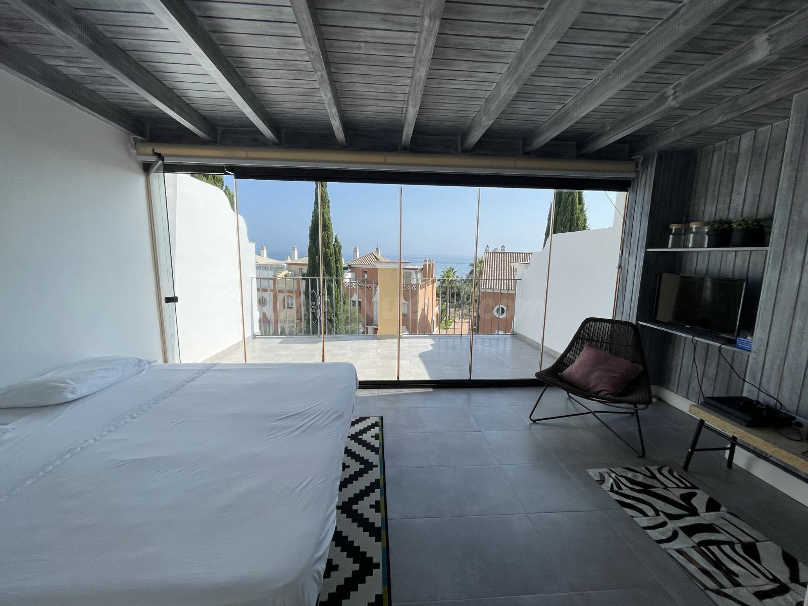 Pareado 4 habitaciones 16m² en alquiler - Bahía de Marbella - foto 4