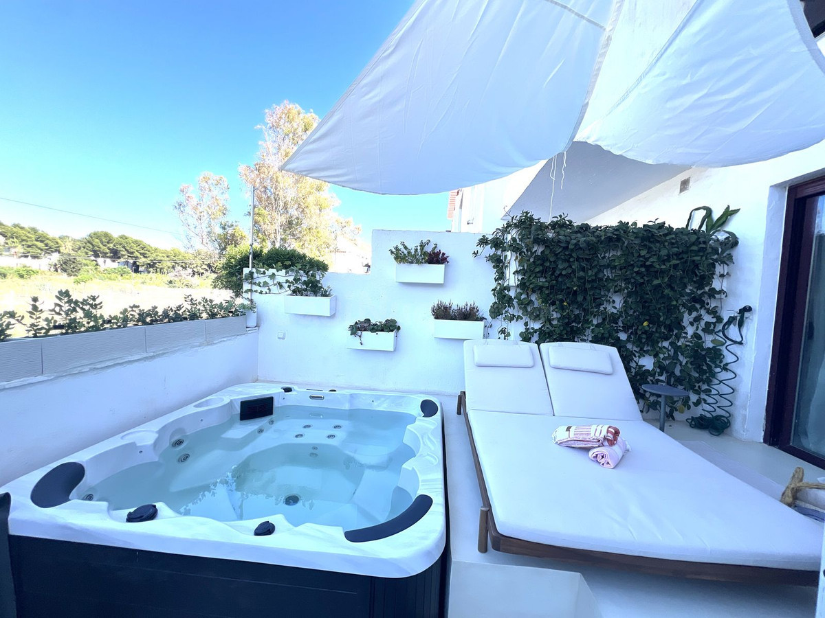Planta baja 2 habitaciones 121m² en alquiler - Marbella