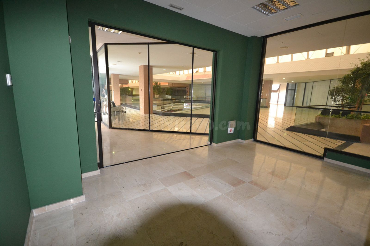 Oficina 2 habitaciones 227m² en alquiler - Marbella - foto 5