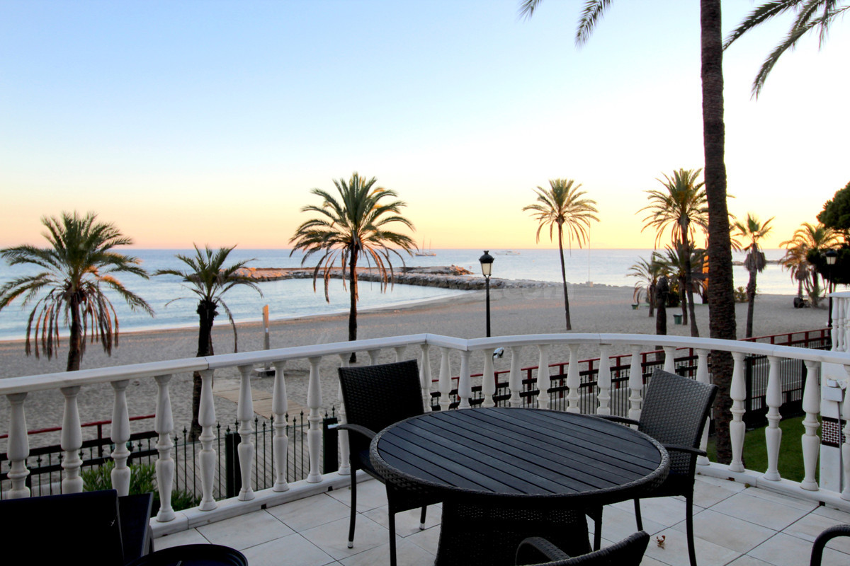 Planta baja 4 habitaciones 450m² en alquiler - Marbella