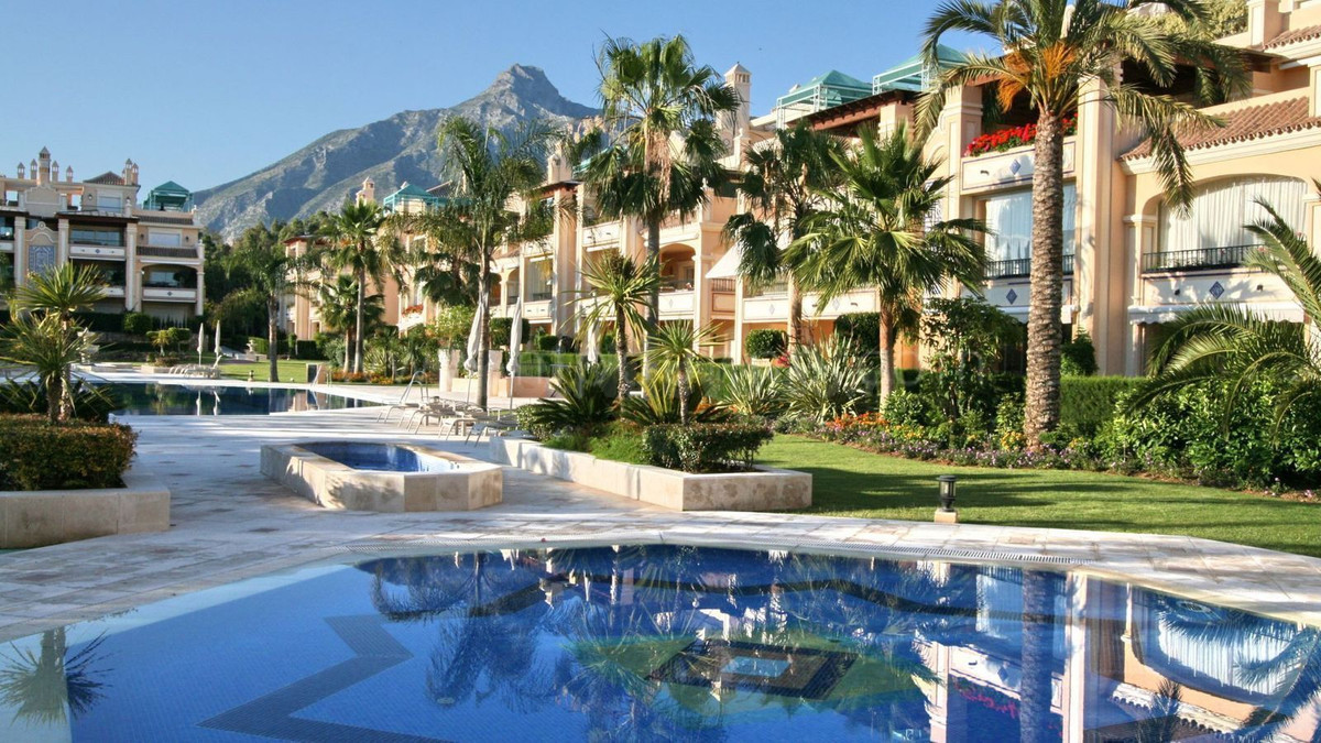 Planta baja 3 habitaciones 272m² en alquiler - Marbella