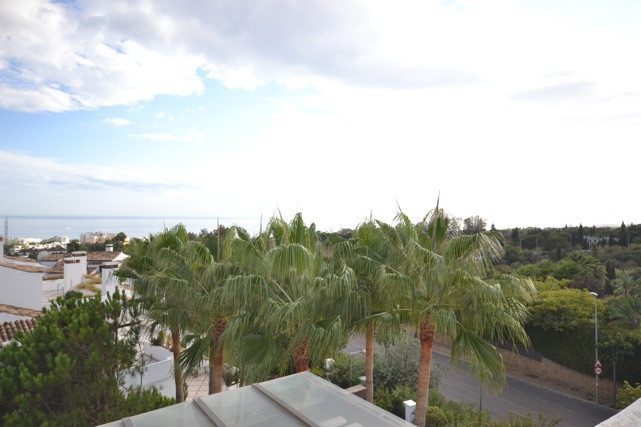 Ático 4 habitaciones 370m² en alquiler - Altos de Estepona
