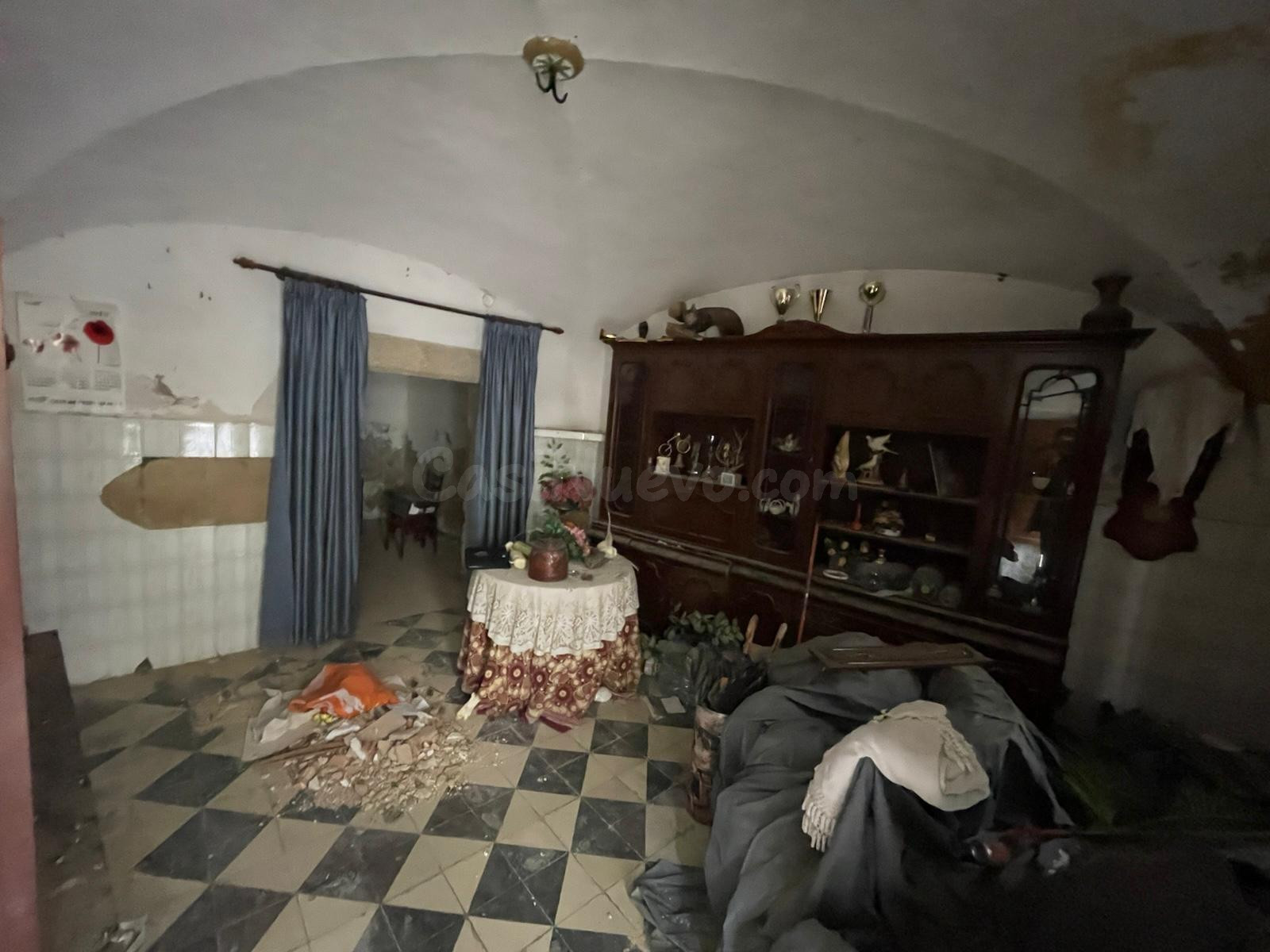 CASA EN ESQUINA PARA REFORMAR EN CASAR DE CÁCERES