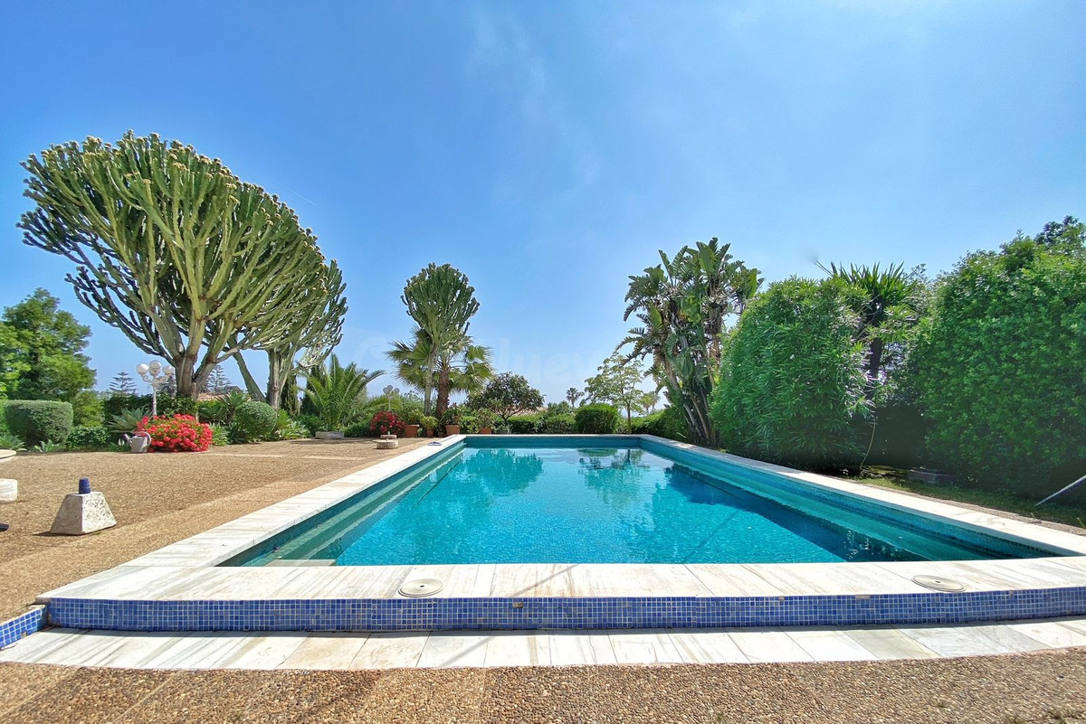 Chalet 4 habitaciones 614m² en venta - Marbella