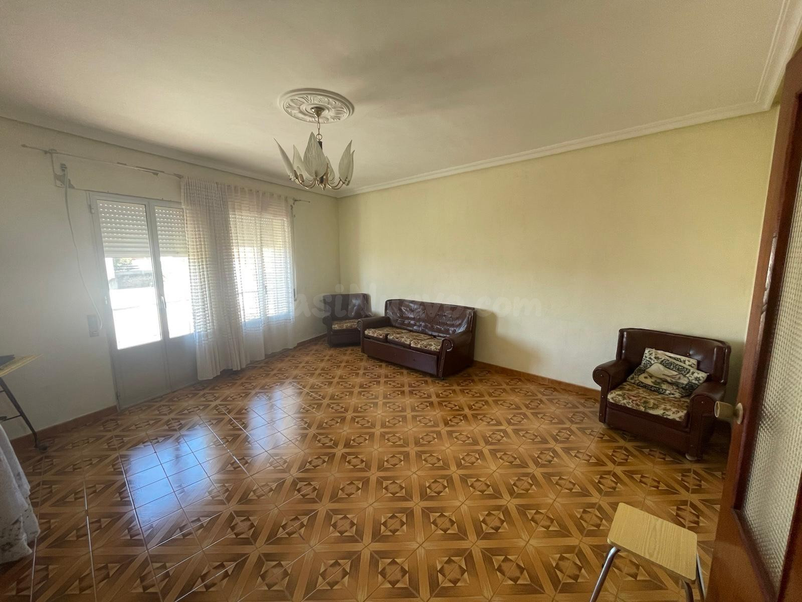 PISO LUMINOSO CON COCHERA DE 30 METROS EN ARROYO DE LA LUZ