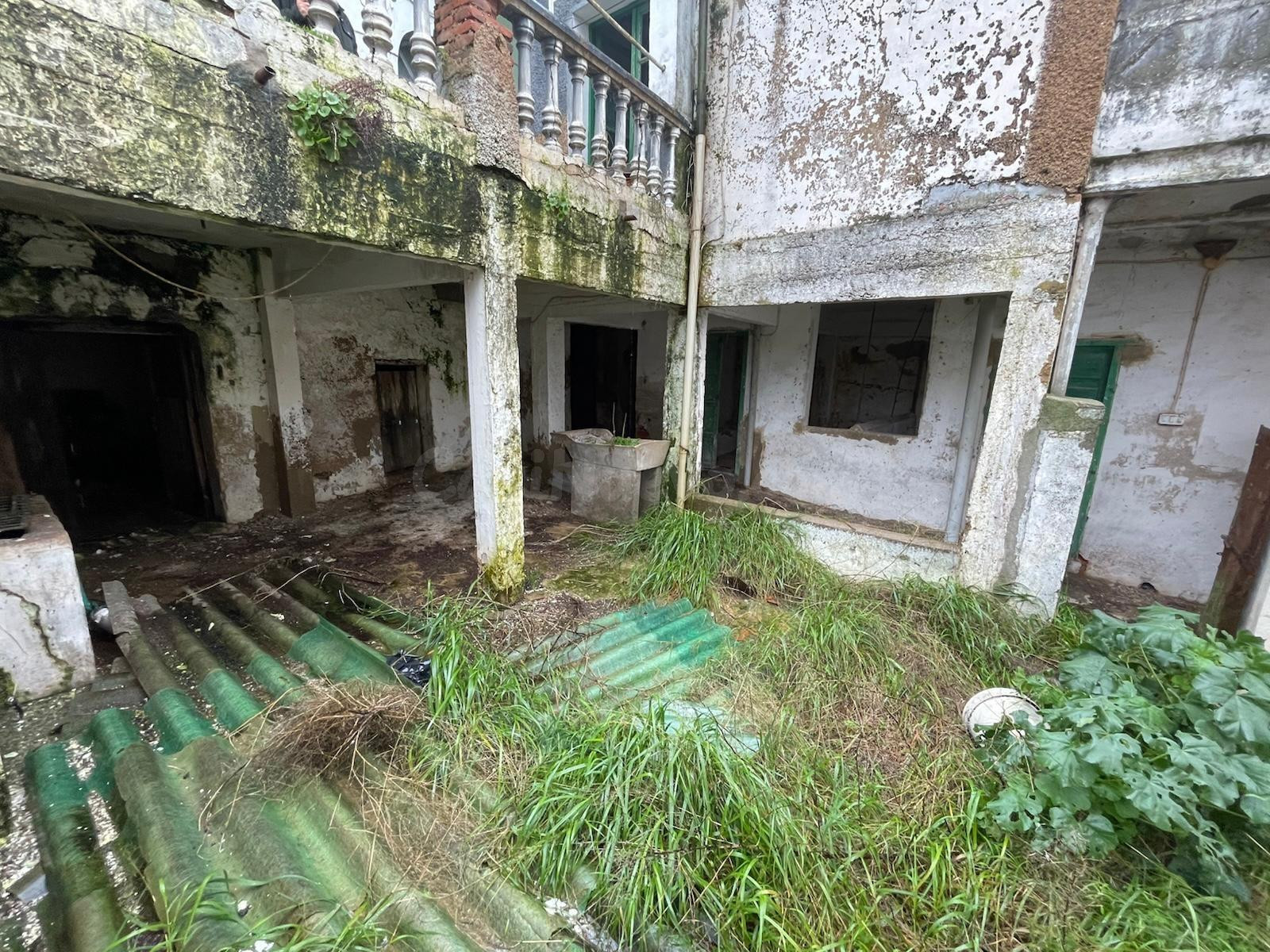 EDIFICIO SEÑORIAL PARA REFORMAR EN SIERRA DE FUENTES