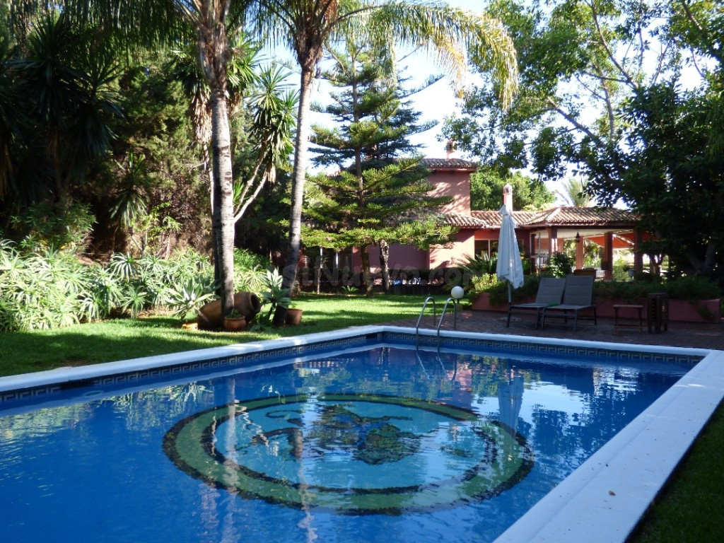 Chalet 9 habitaciones 1100m² en venta - Riviera del sol