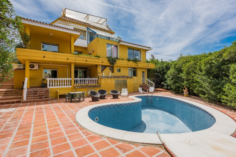 Chalet 9 habitaciones 712m² en venta - Altos de Estepona