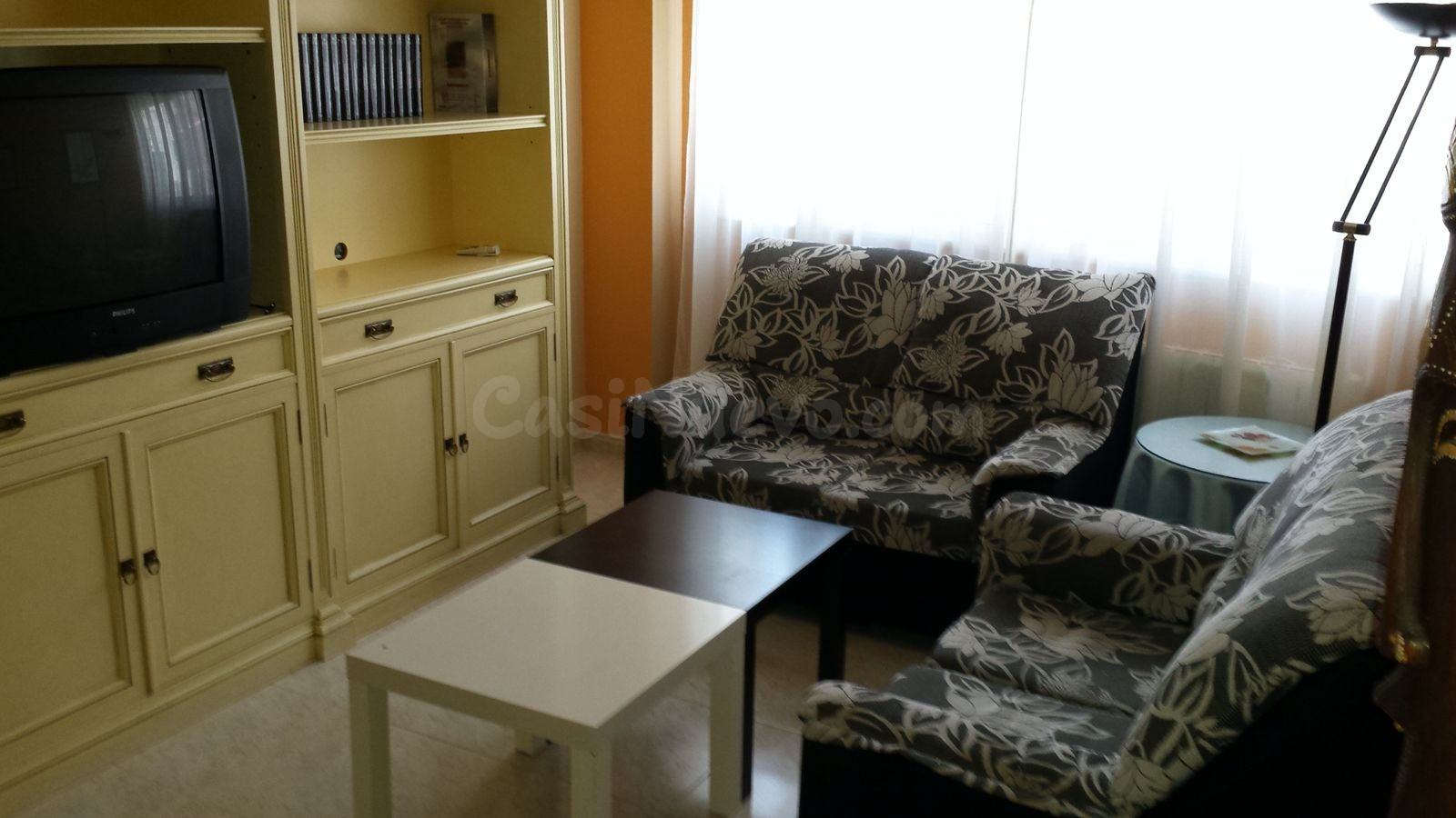 Apartamento con terraza y garaje - foto 5