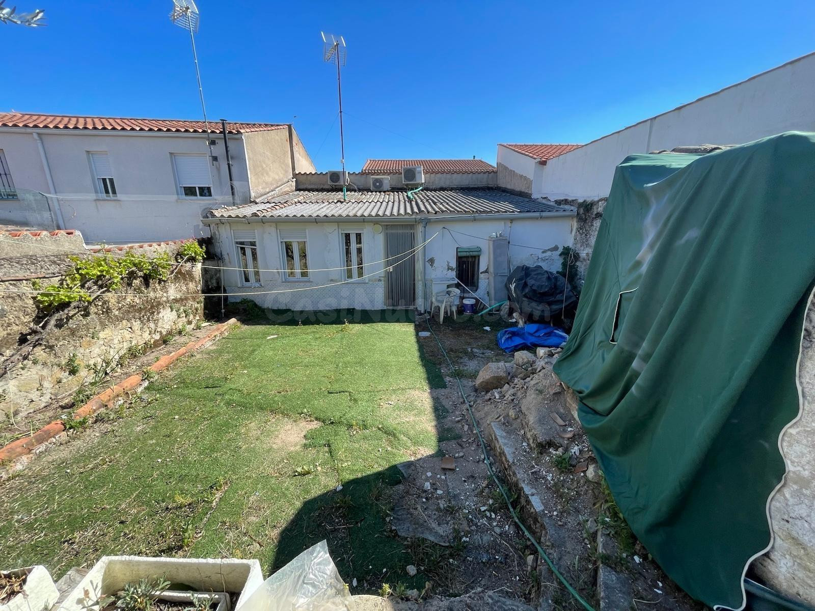 CASA DE PLANTA BAJA CON PATIO DE 120 METROS EN ARROYO DE LA LUZ