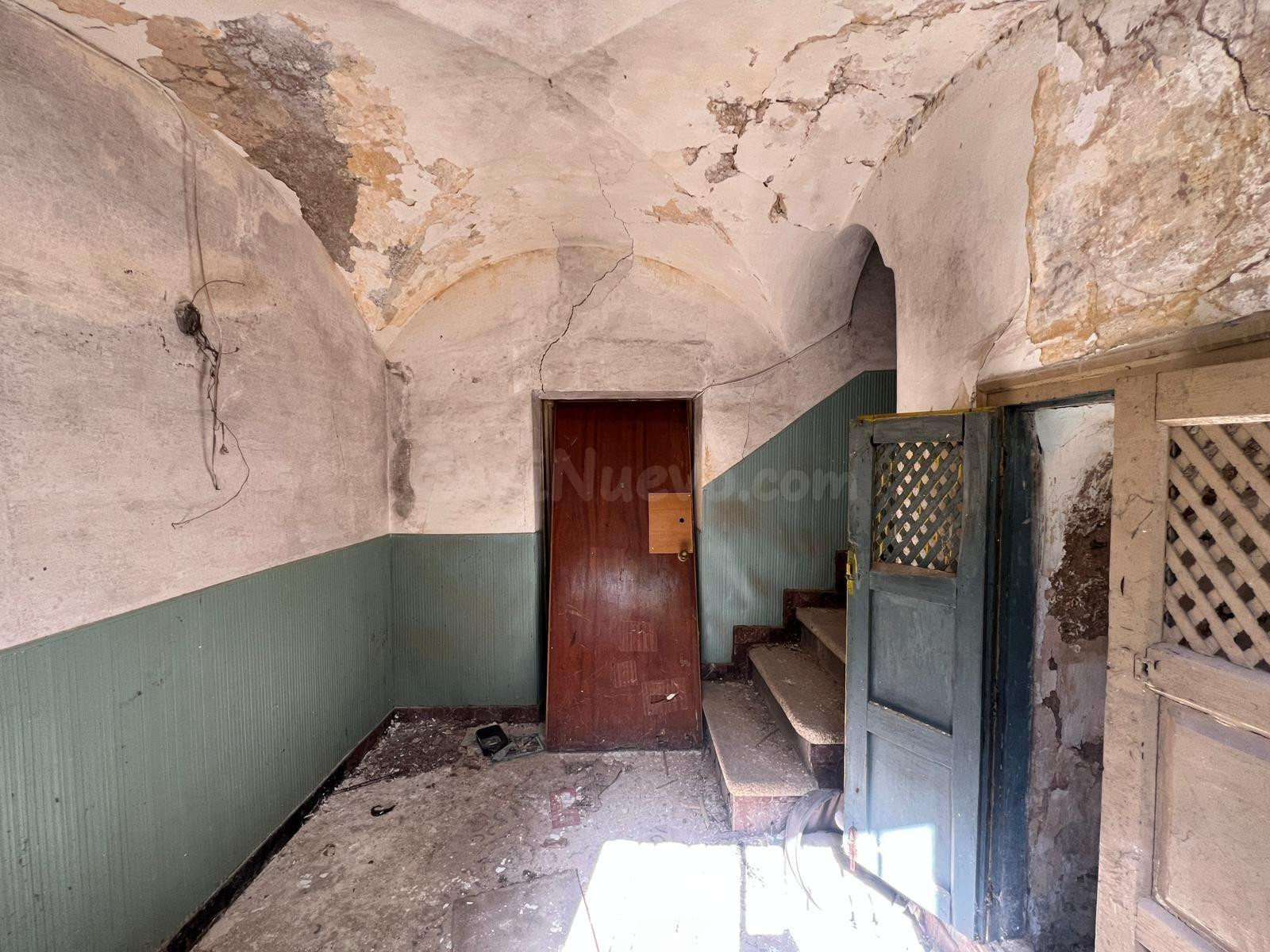 ¡OPORTUNIDAD DE INVERSIÓN! Edificio con proyecto de 6 aparta