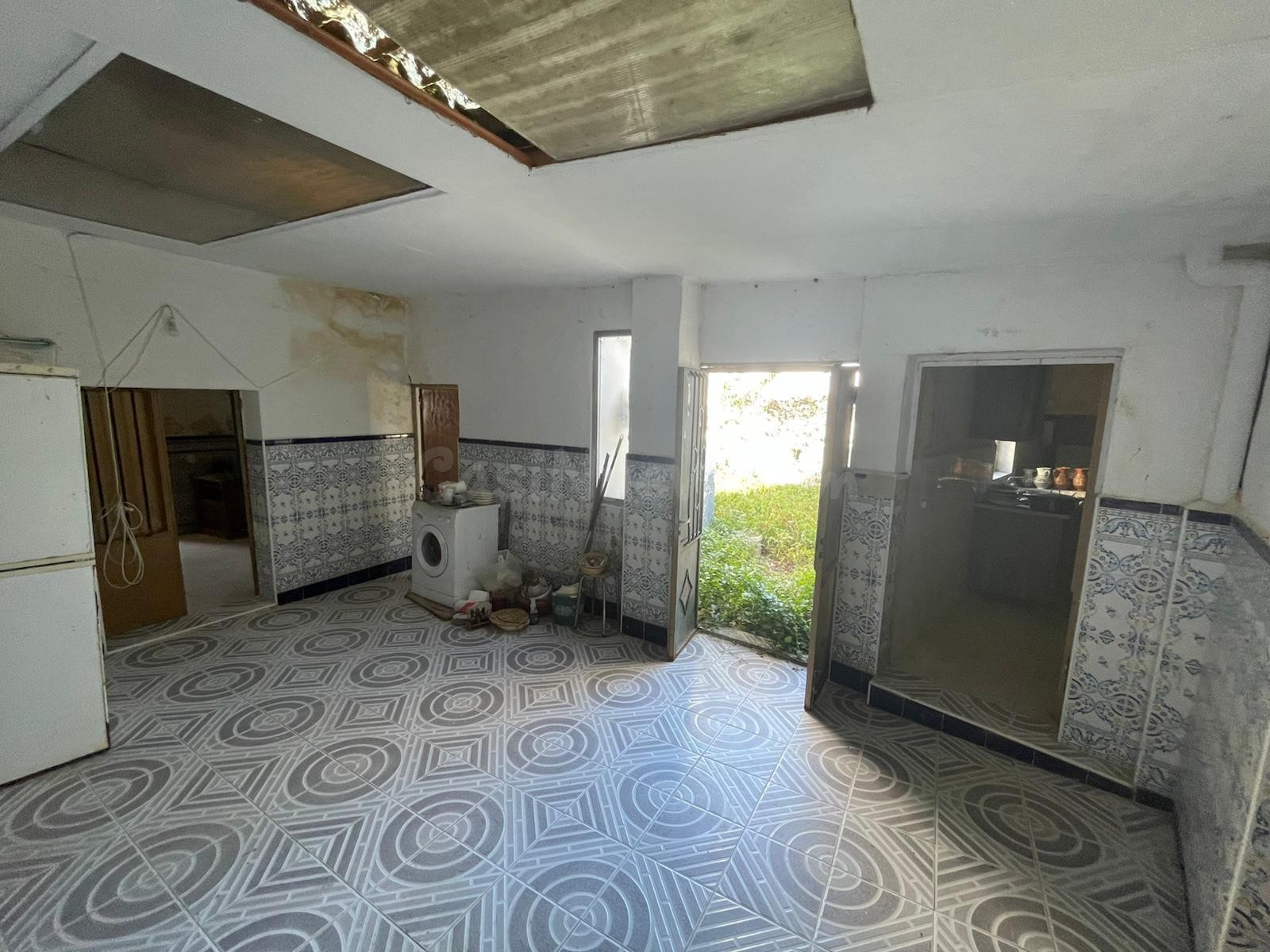 CASA CON PATIO Y CORRAL DE 300 METROS EN TORREMOCHA - foto 4