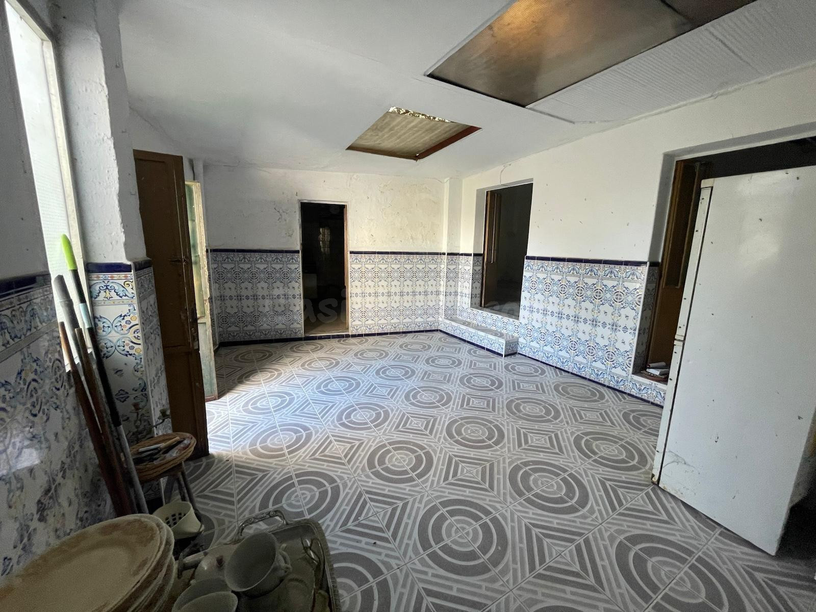 CASA CON PATIO Y CORRAL DE 300 METROS EN TORREMOCHA - foto 5