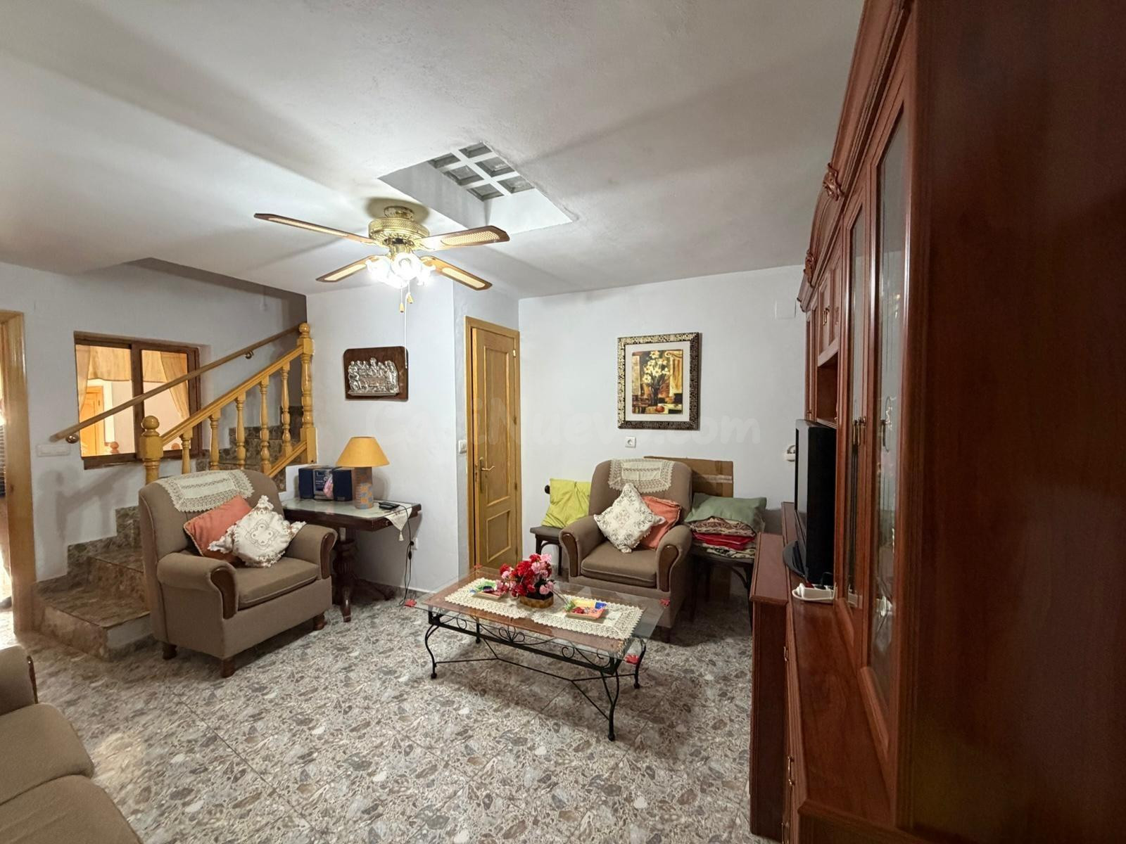 CASA IDEAL CON MUCHAS POSIBILIDADES PARA ENTRAR A VIVIR EN A - foto 2