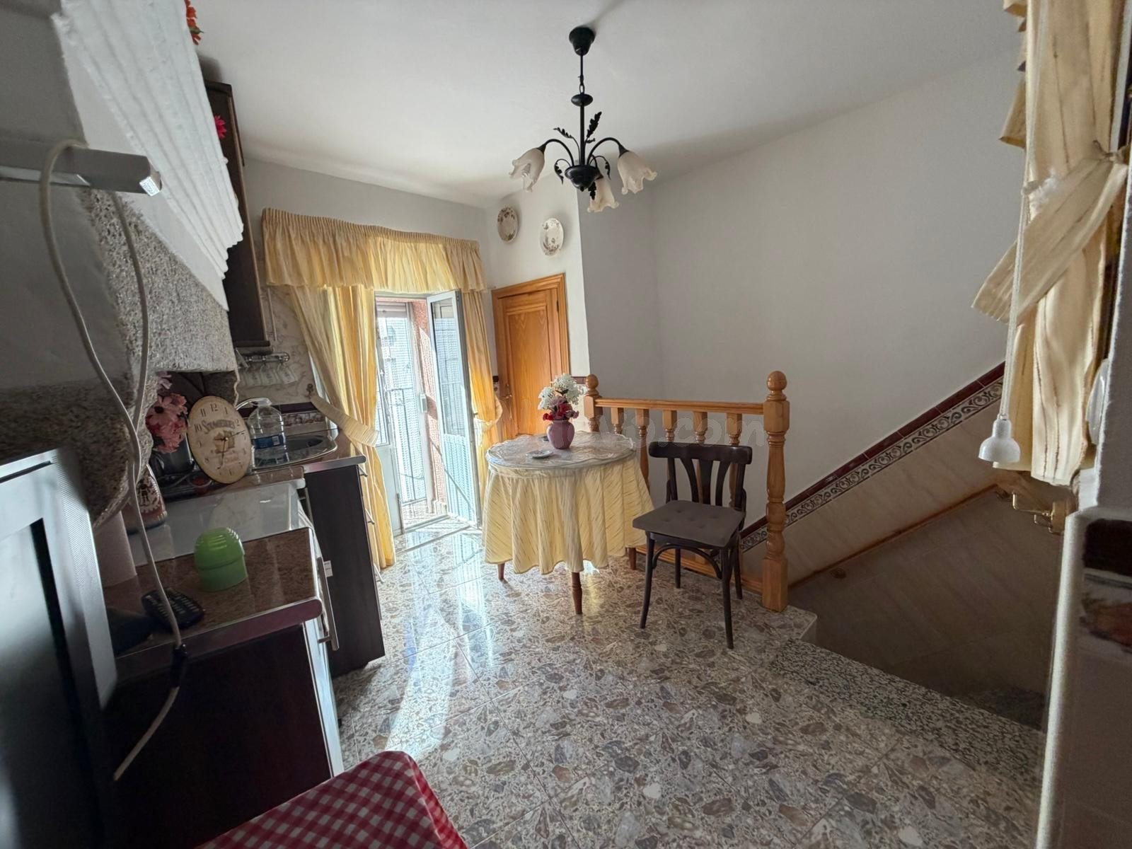 CASA IDEAL CON MUCHAS POSIBILIDADES PARA ENTRAR A VIVIR EN A - foto 4