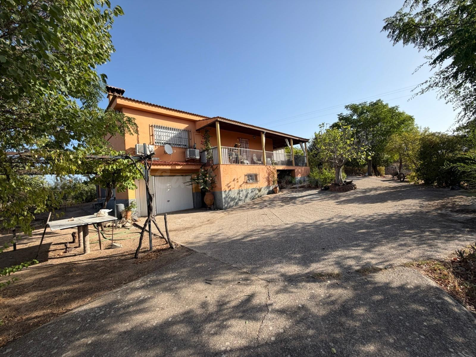 CASA DE CAMPO EN ARROYO DE LA LUZ