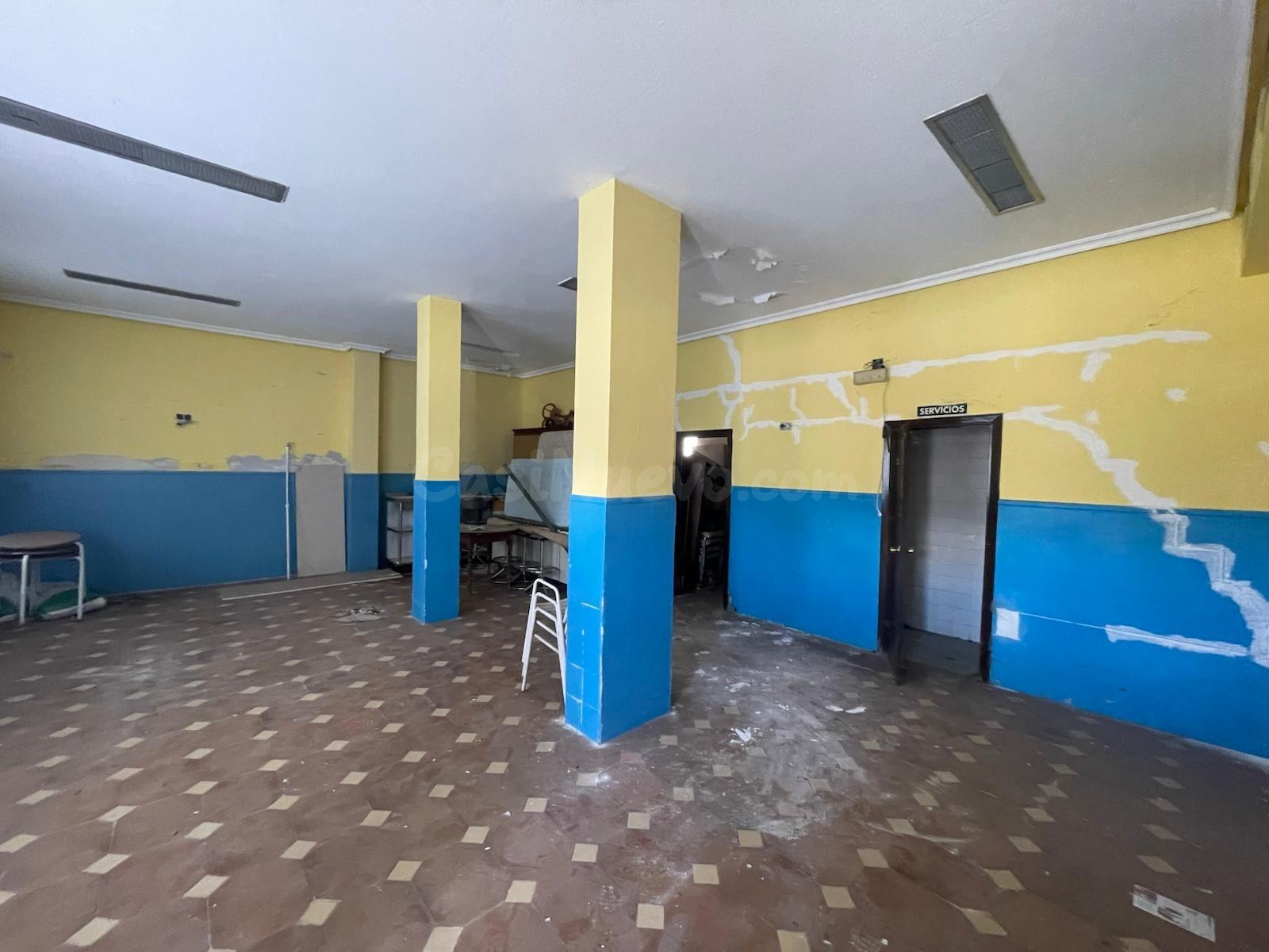 LOCAL CON POSIBILIDAD DE HACER CAMBIO DE USO EN CASAR DE CÁCERES