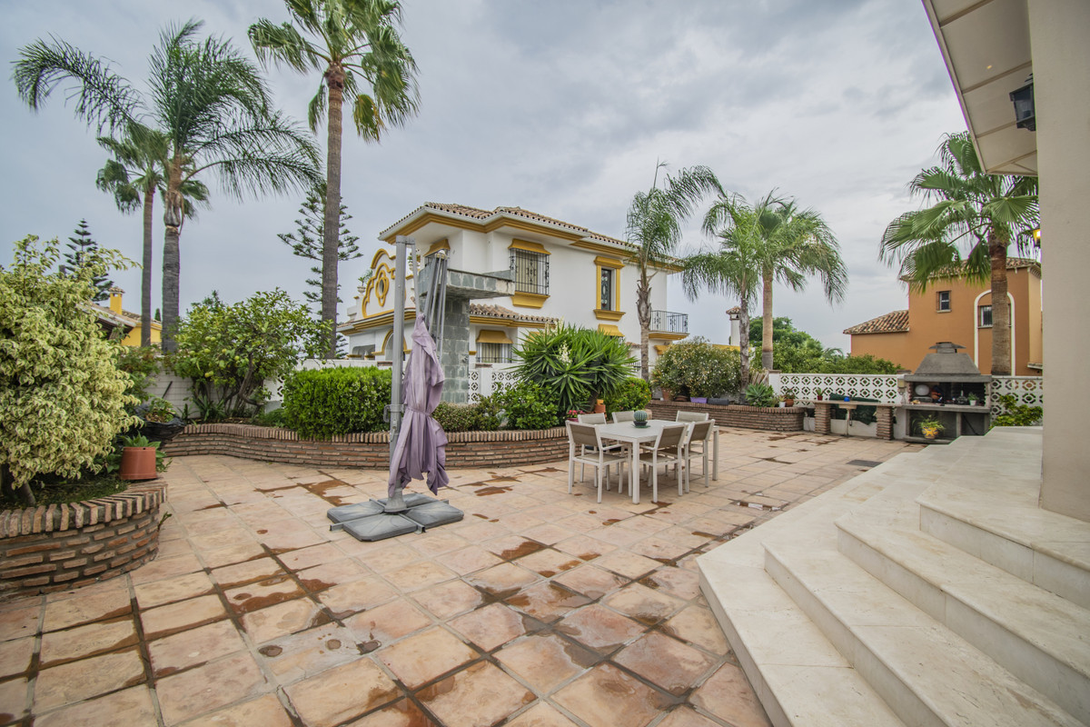 Chalet 4 habitaciones 344m² en venta - Marbella