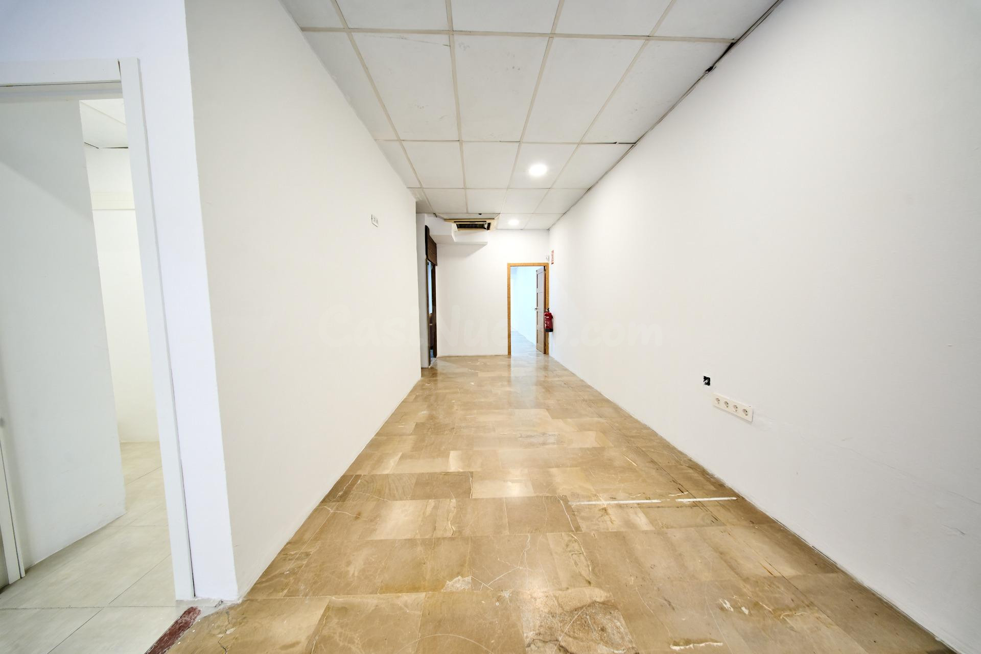 LOCAL COMERCIAL EN PLANTA CALLE EN EL ENTORNO DE PLAZA DE TO