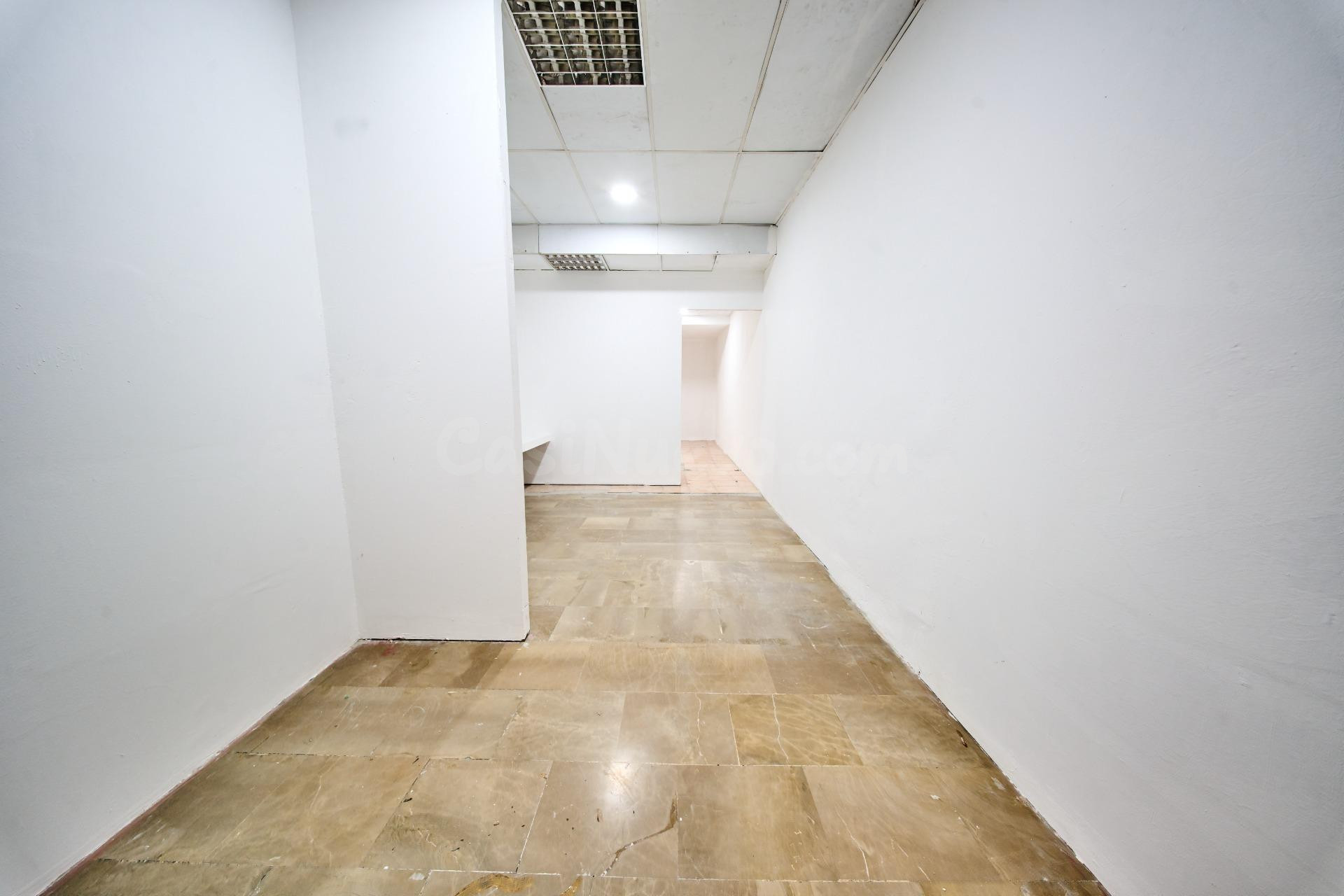 LOCAL COMERCIAL EN PLANTA CALLE EN EL ENTORNO DE PLAZA DE TO - foto 4
