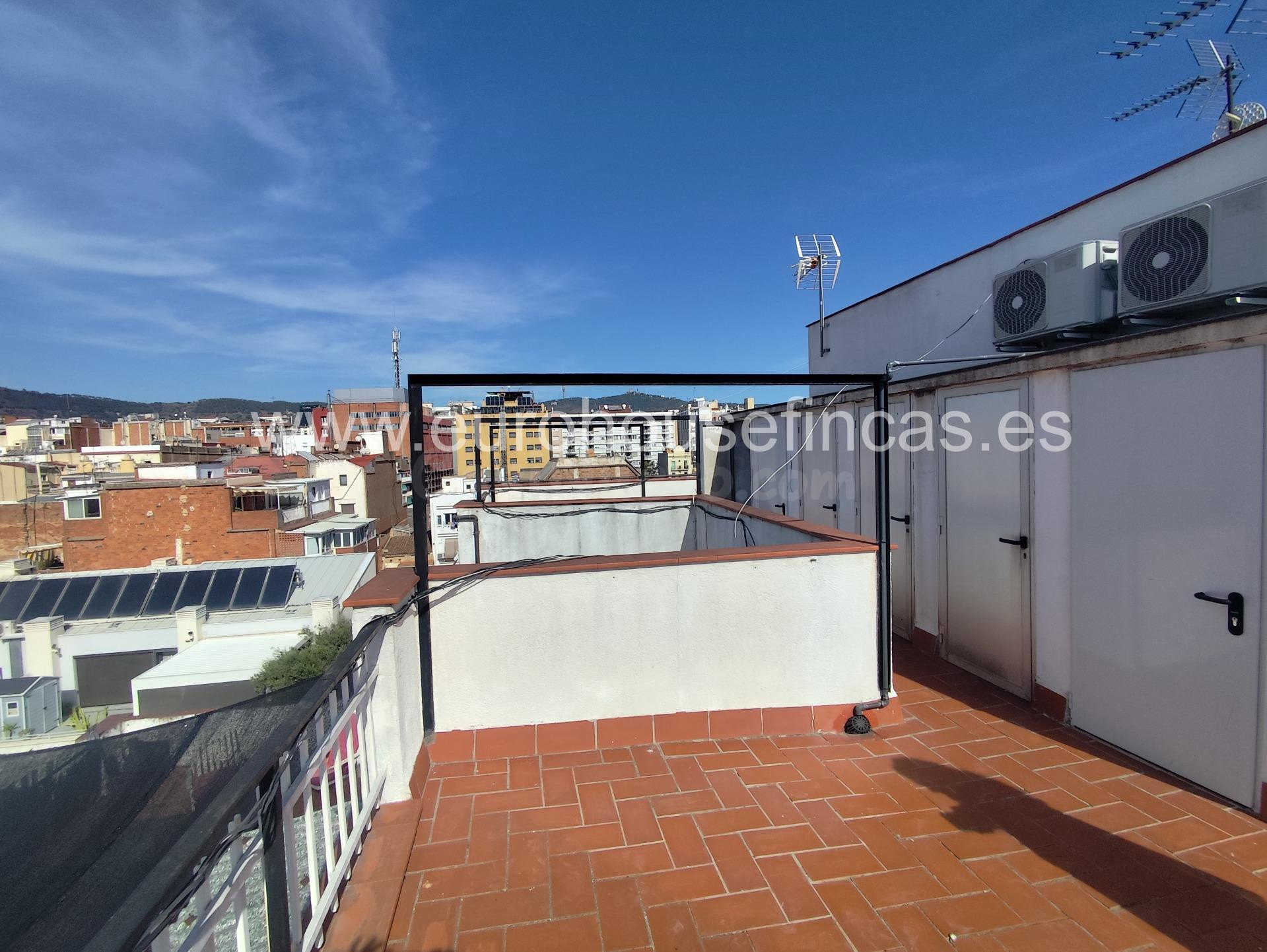 Ático cerca de Plaça del Centre