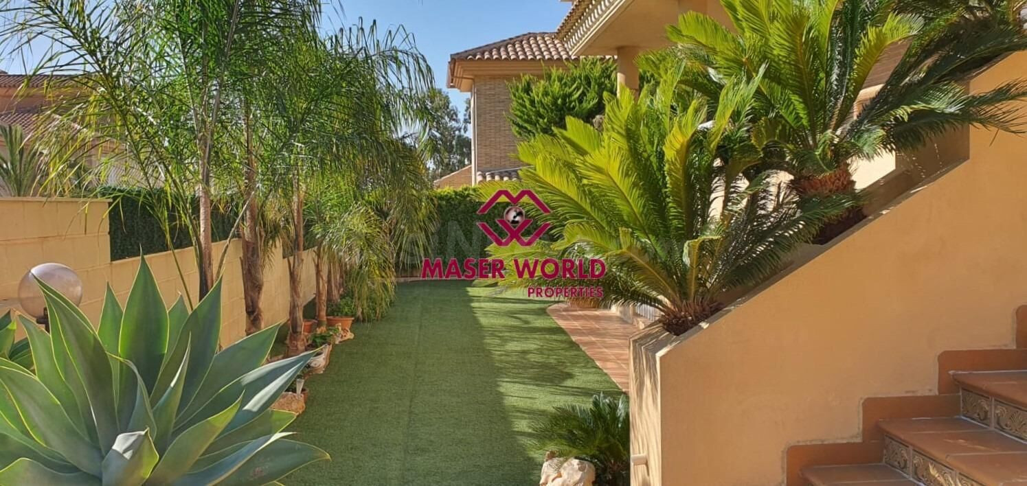 Chalet en venta en Bolnuevo con vistas al mar!!