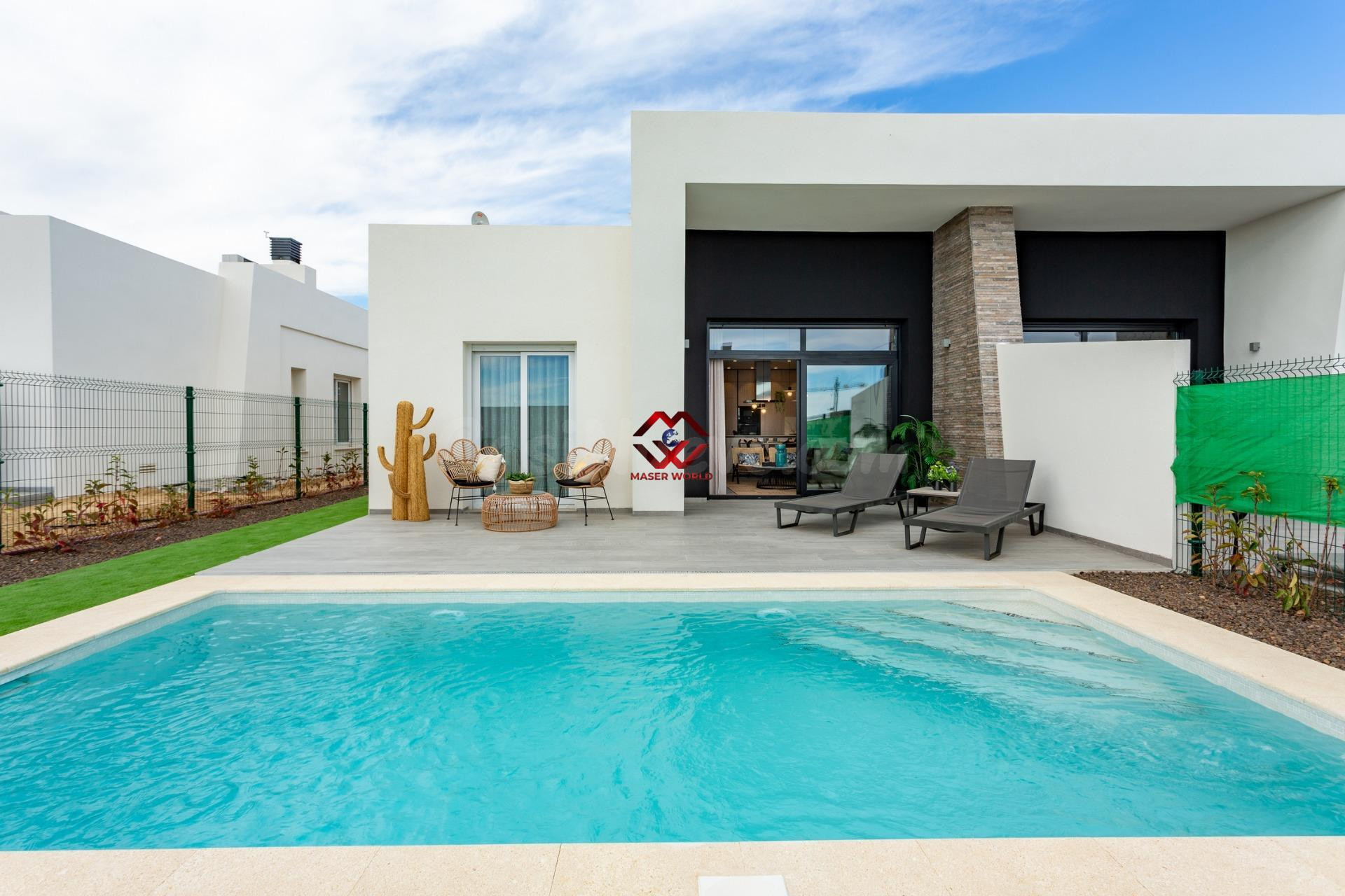 Villas pareadas de obra nueva con piscina privada en La Finca Golf Resort, Algorfa