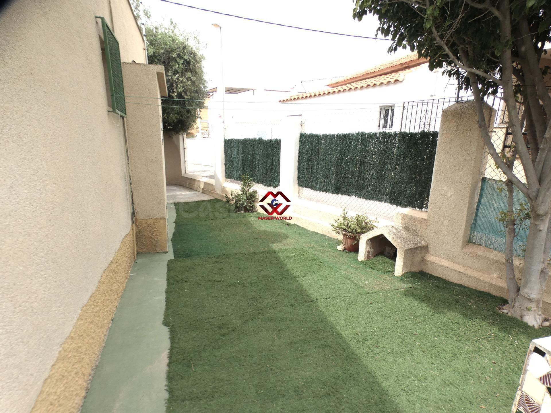 CENTRICA VIVIENDA EN UNA PLANTA EN ISLA PLANA