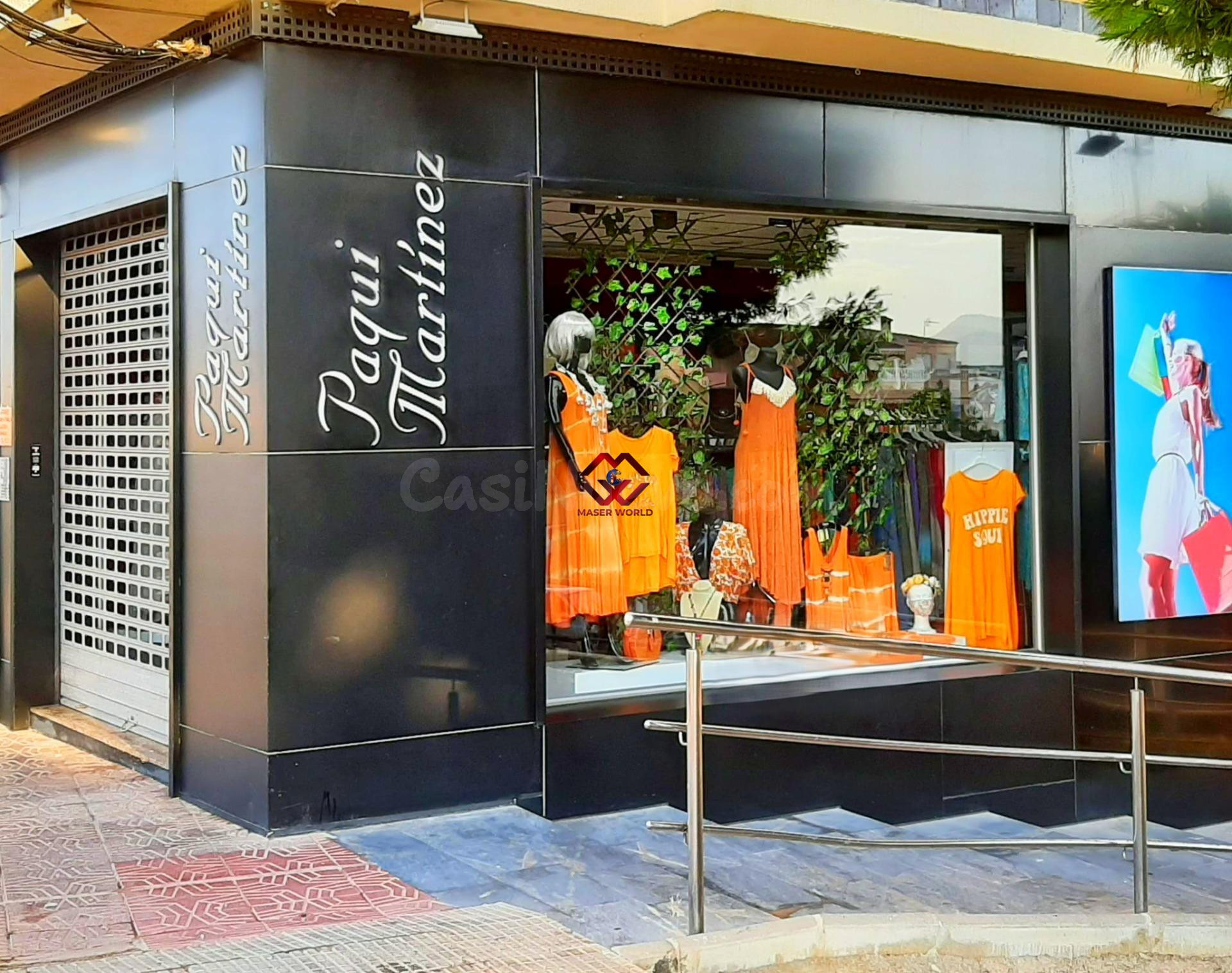 ESTUPENDO LOCAL COMERCIAL FRENTE PLAYA LA ISLA