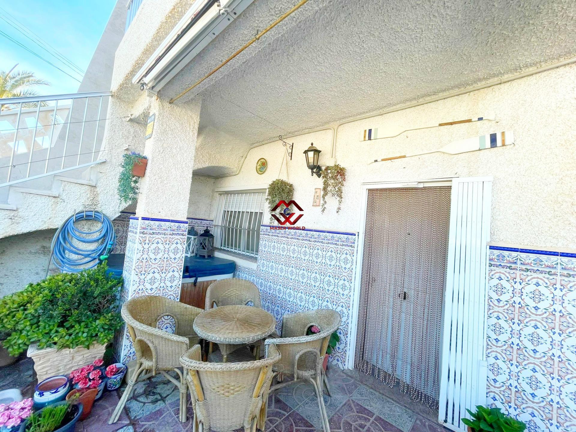 AMPLIA VIVIENDA EN PLANTA BAJA EN BAHÍA