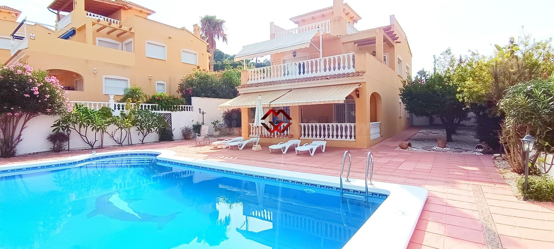 PRECIOSO CHALET EN ISLA PLANA ( 600m Playa)