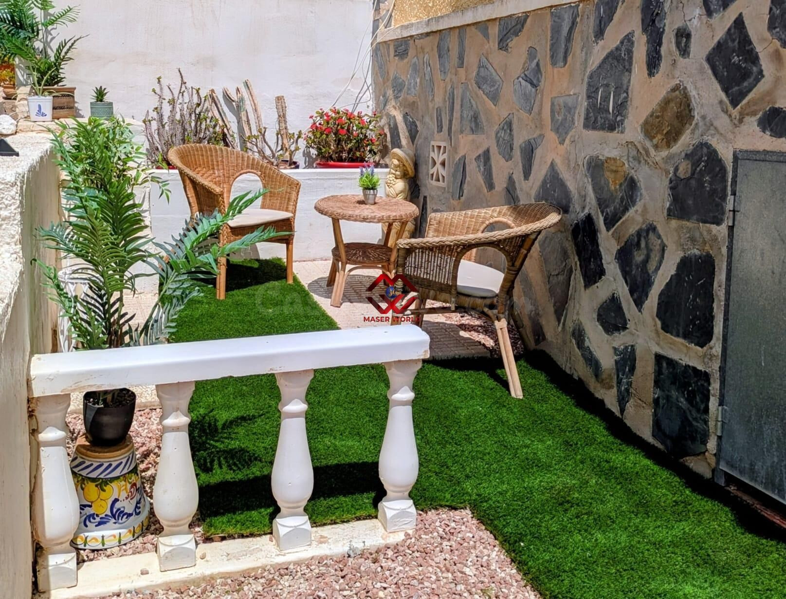 EXCLUSIVA CASA EN PLANTA BAJA Y ESQUINA CON SOLARIUM Y AMPLIO SOTANO SECTOR B DE CAMPOSOL
