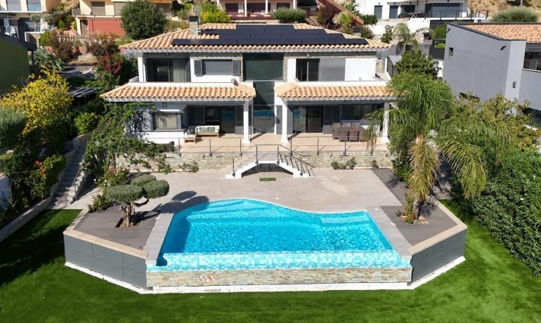 Villa de diseño con piscina y espectaculares vistas a la bahía de Roses – Palau-Saverdera