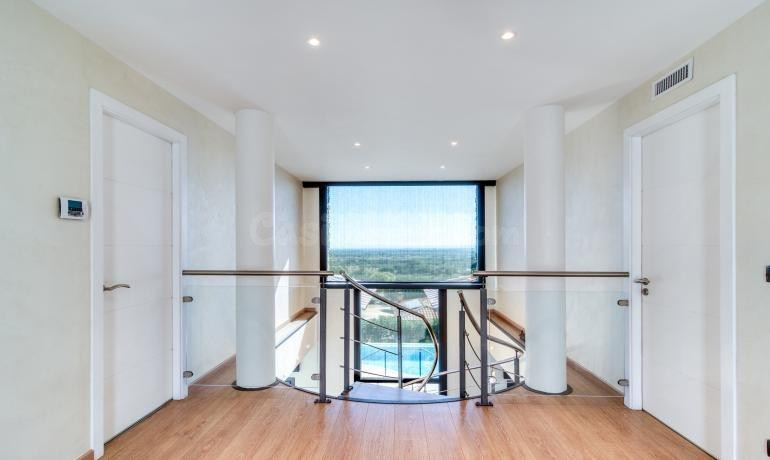 Villa de diseño con piscina y espectaculares vistas a la bah - foto 3