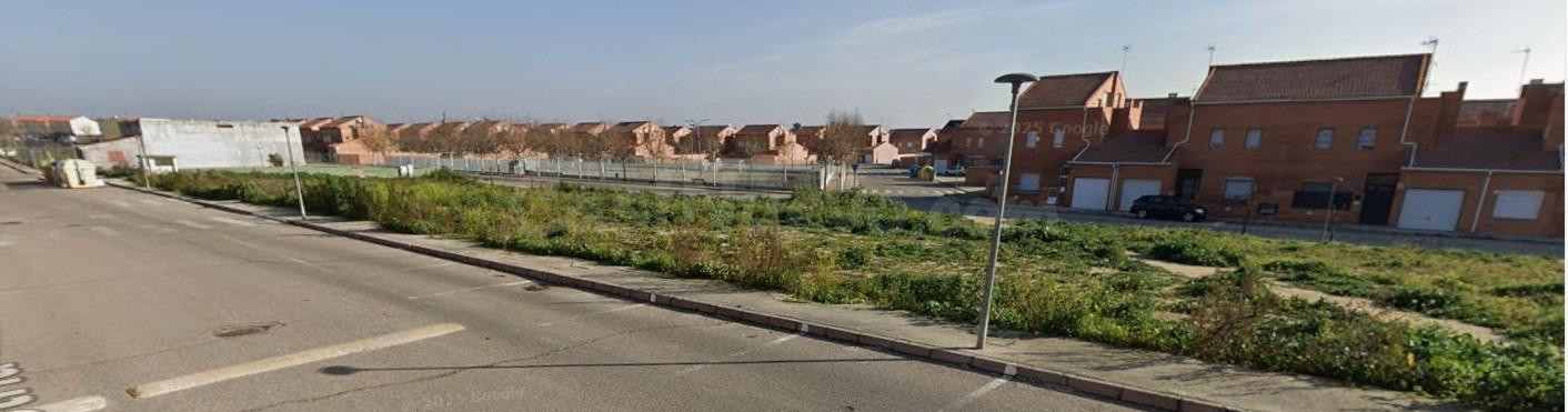 ADOSADO EN CHOZAS DE CANALES