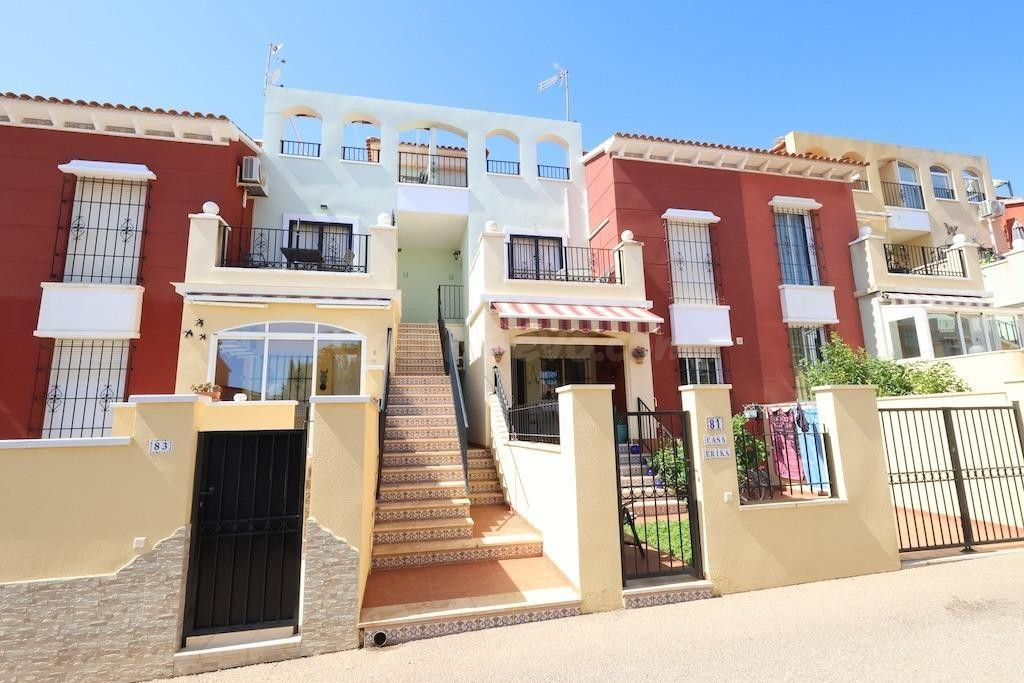 Bonito apartamento planta alta con solárium