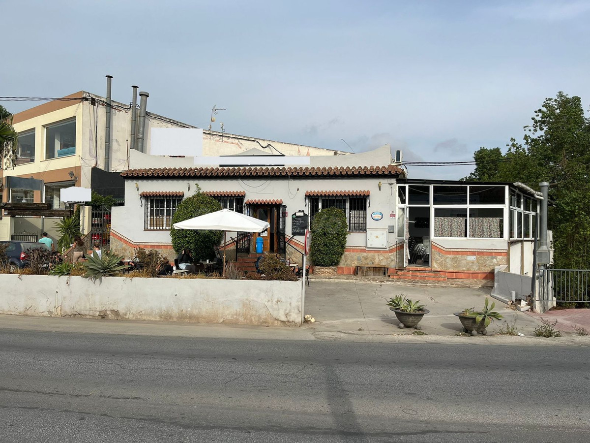 Local comercial 366m² en venta - South of spain