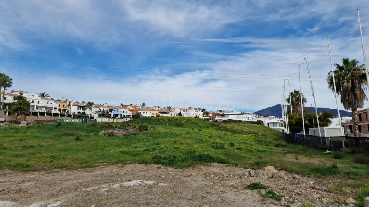 Parcela 3900m² en venta - Costa Del Sol