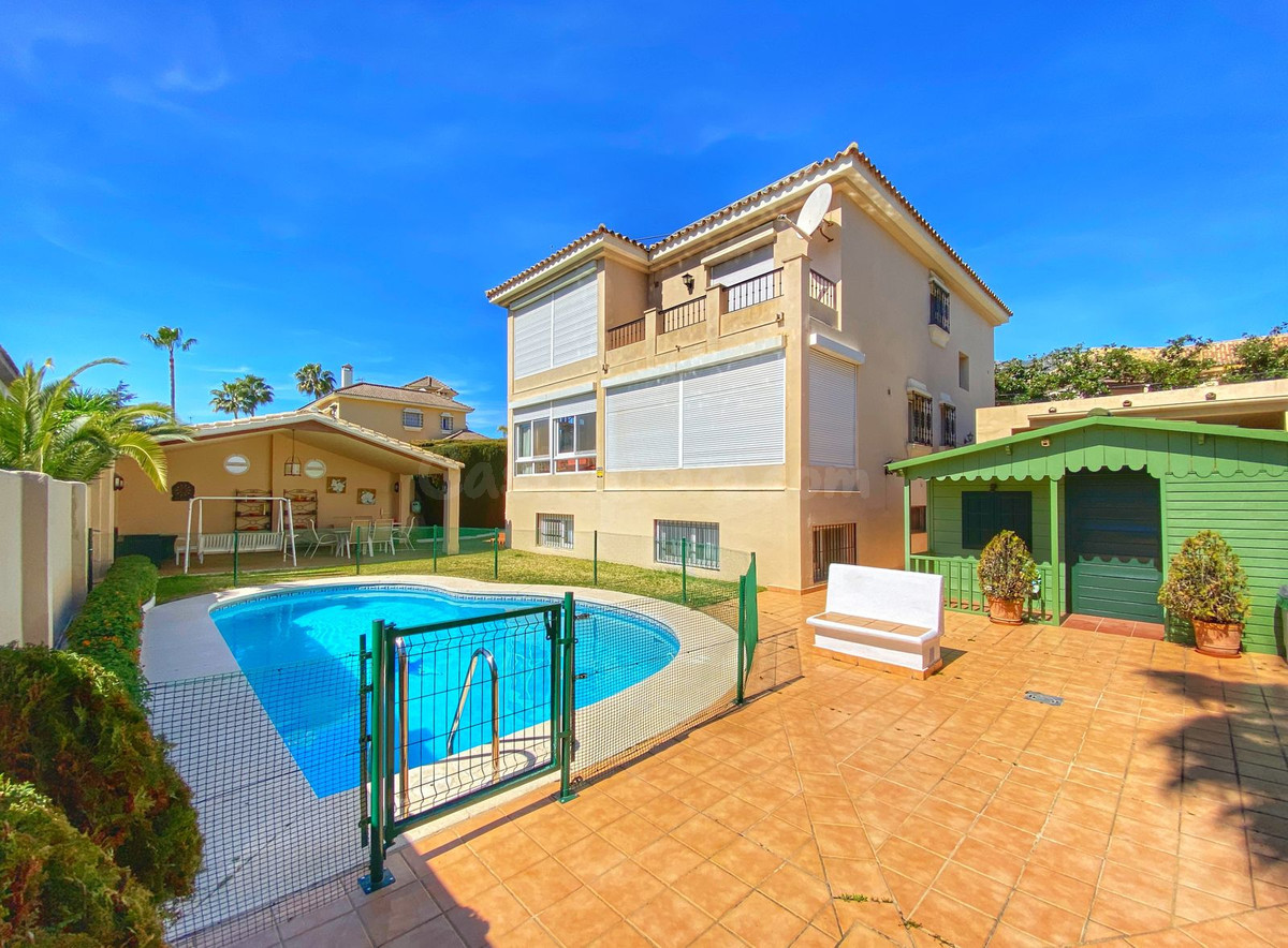 Chalet 6 habitaciones 324m² en venta - Marbella