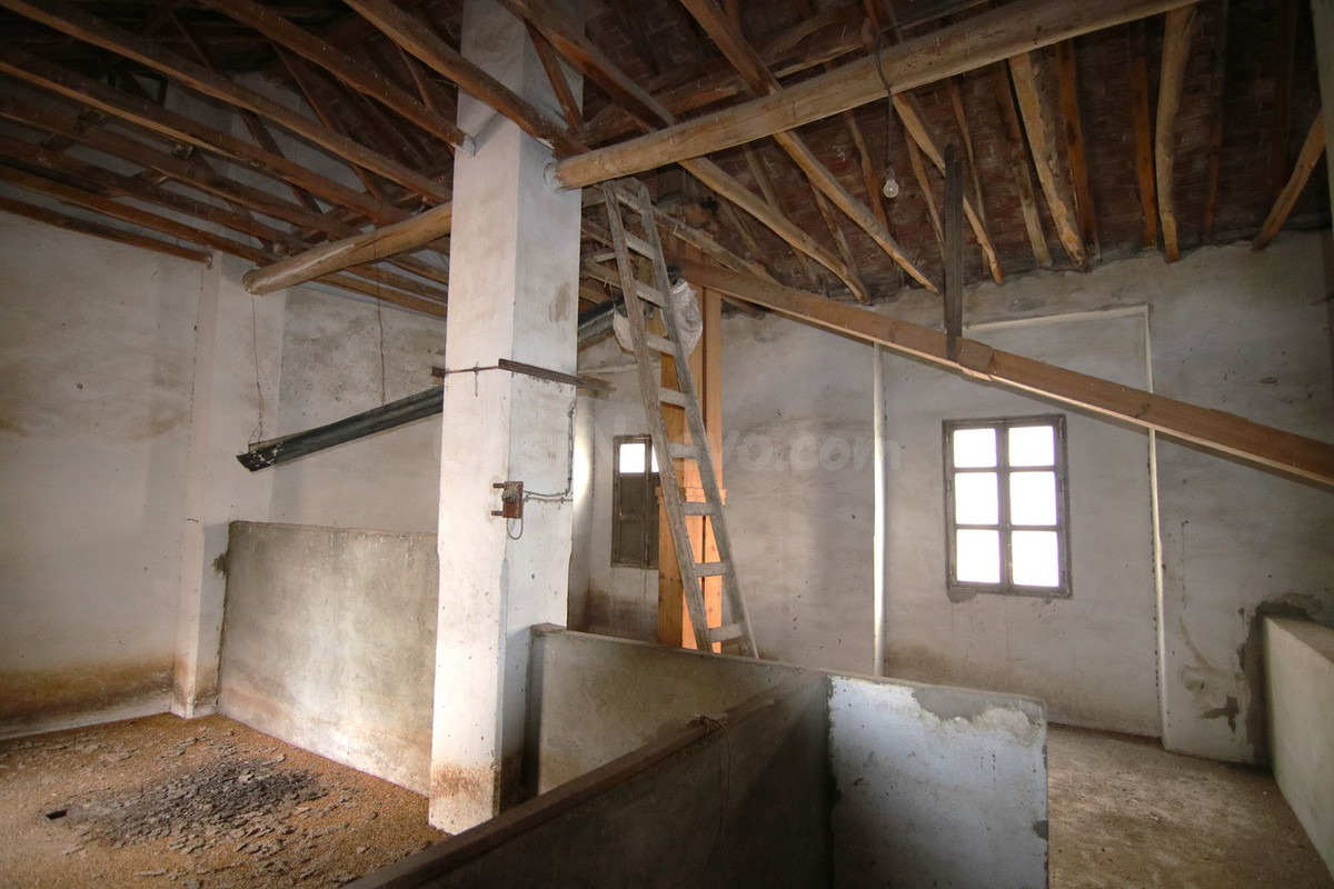 Almacén 823m² en venta - South of spain