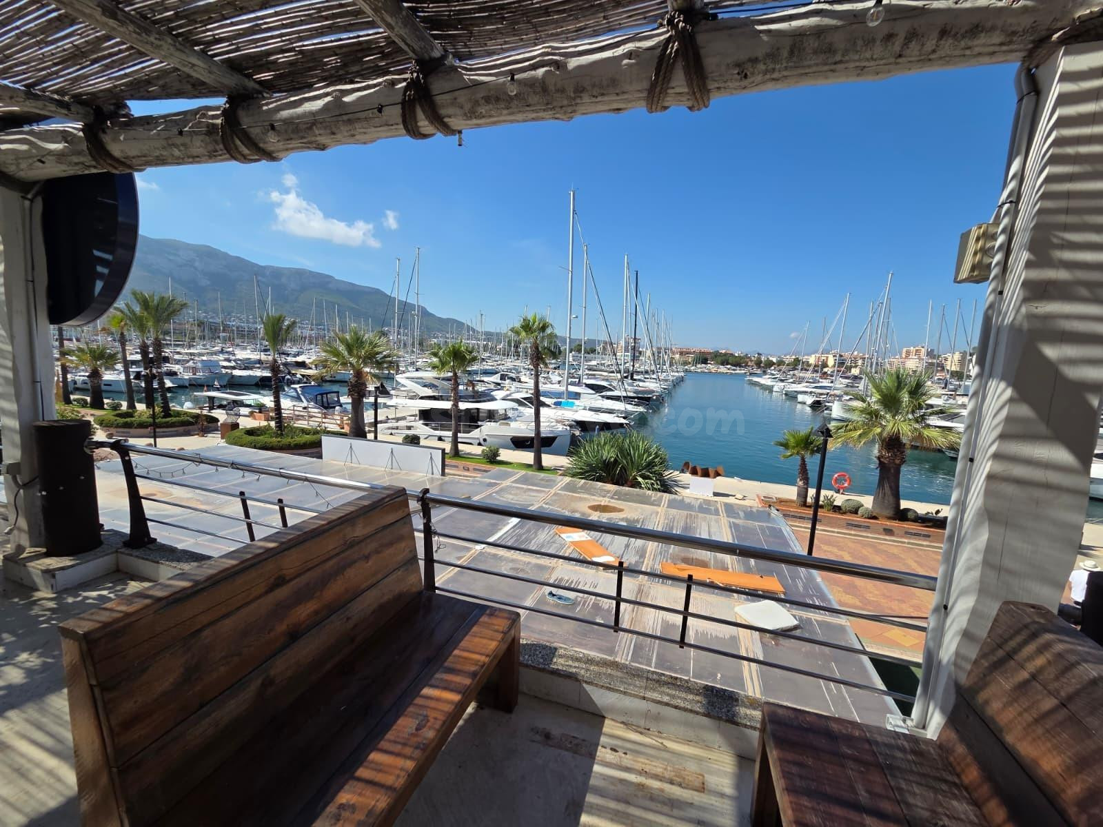 Traspaso de restaurante en pleno funcionamiento en la Marina de Dénia