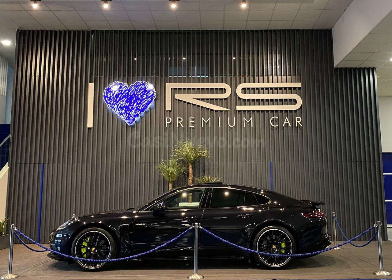 Porsche Panamera 4 E-Hybrid