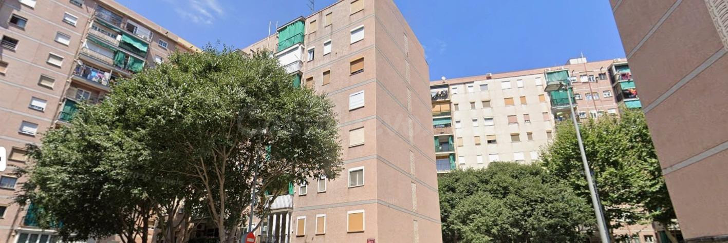 PISO EN SANT ADRIA DE BESOS