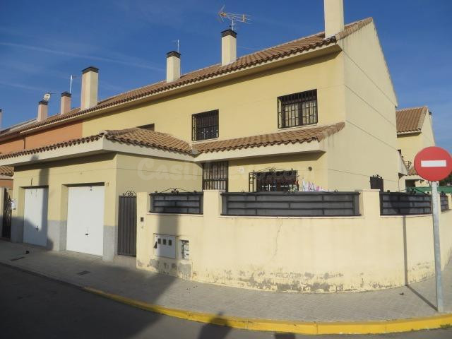 Se vende Casa Adosada en la localidad de Numancia de la Sagra