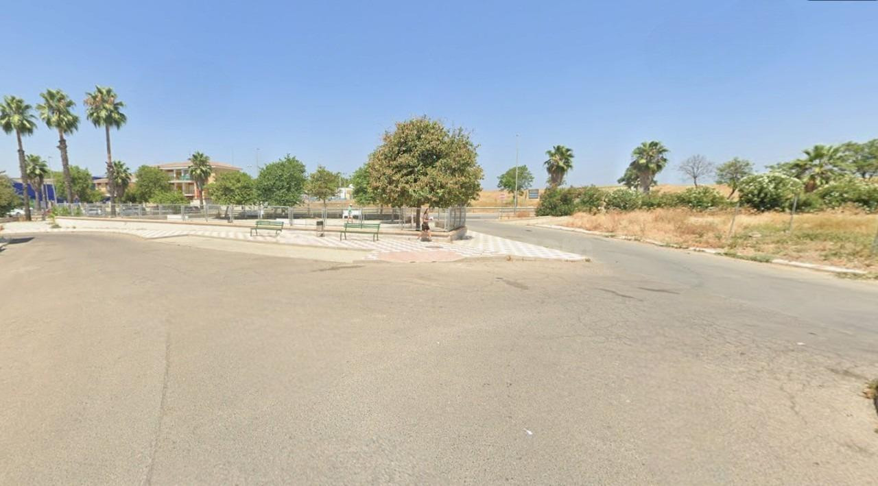 VIVIENDA ADOSADA EN ALCALÁ DEL RÍO (SEVILLA). ACTIVO INMOBILIARIO SIN POSESIÓN, NO VISITABLE.