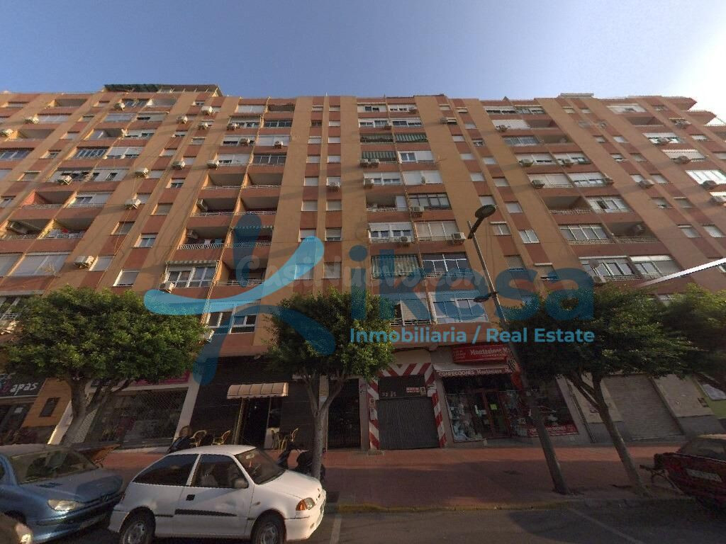 Se vende Piso en la localidad de Almería