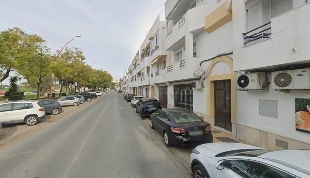 VENTA DE PISO EN LEPE (HUELVA). ACTIVO INMOBILIARIO SIN POSESIÓN, NO VISITABLE.
