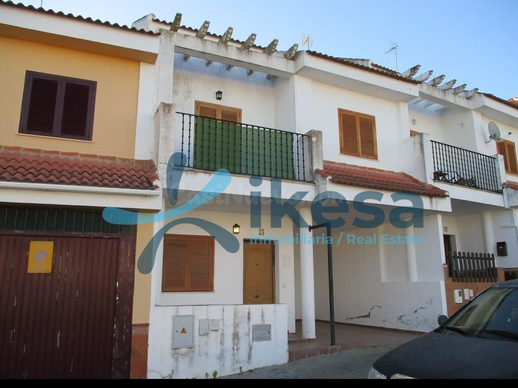 Venta de Casa Adosada en Lepe, Huelva. ACTIVO SIN POSESIÓN, NO SE PUEDE VISITAR.