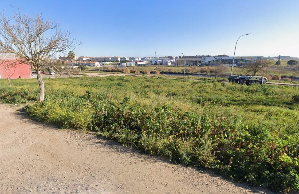 ADOSADO EN VENTA EN BADAJOZ. Activo inmobiliario SIN POSESIÓN, NO VISITABLE.
